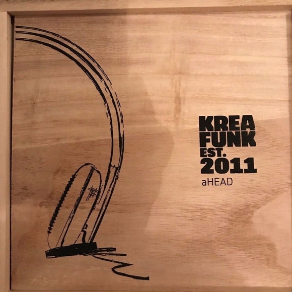 Kreafunk for J.Crew aHEAD wireless headset headphone in soft coral. Item… - Picture 3 of 6